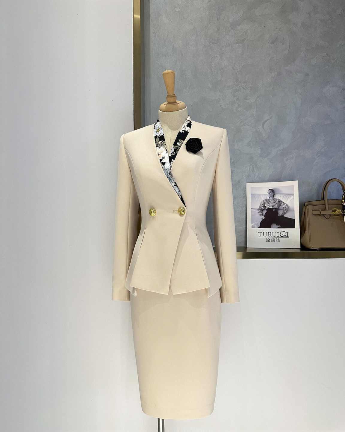 Conjunto Elegante de Terno Fem - Women Formal Wear For Conference avaliação e preço