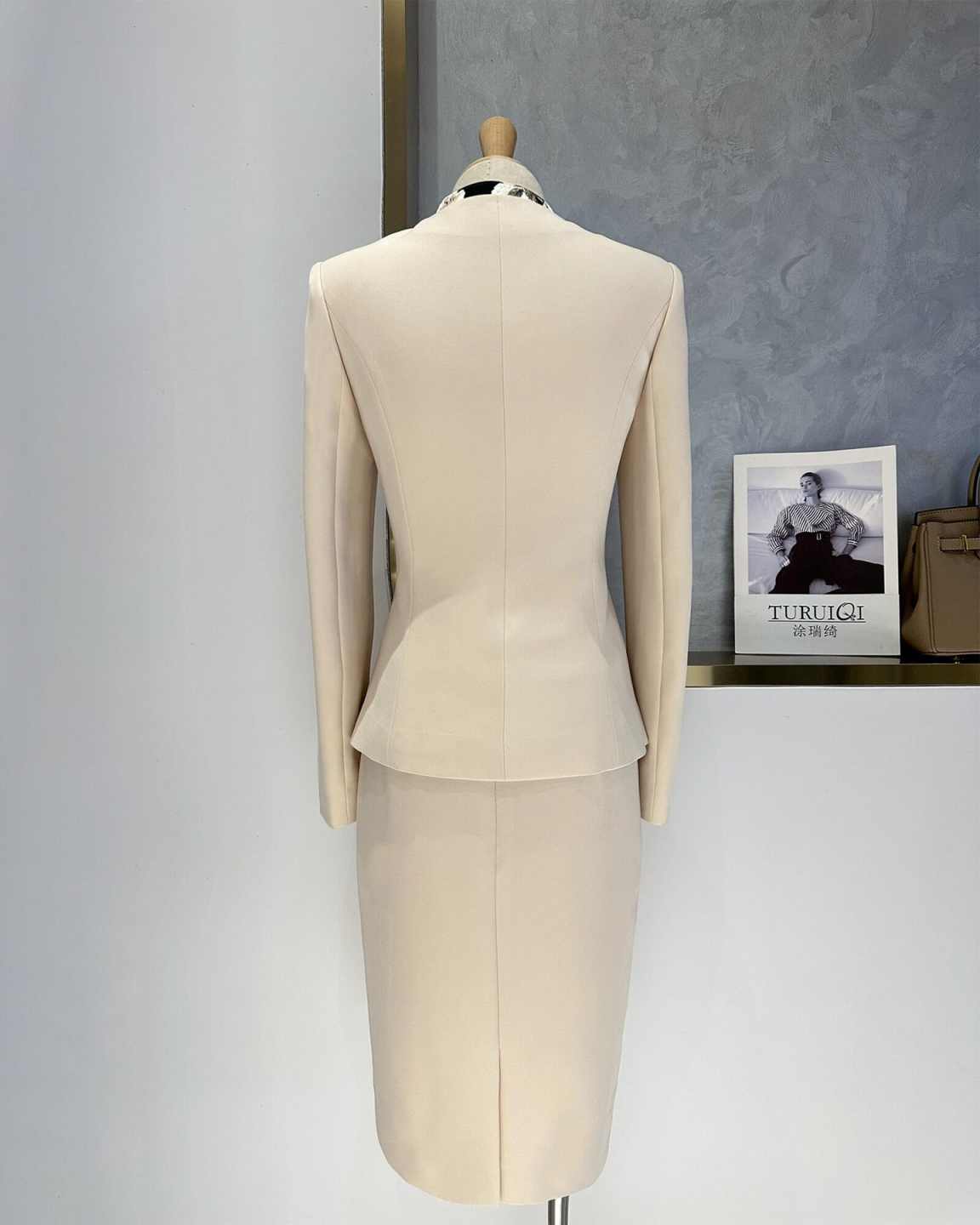 Conjunto Elegante de Terno Fem - Women Formal Wear For Conference avaliação e preço